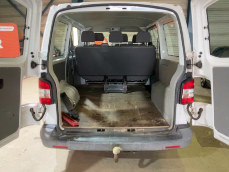 Volkswagen T5 Kombi 2.0 TDI 2012 – снимка 15
