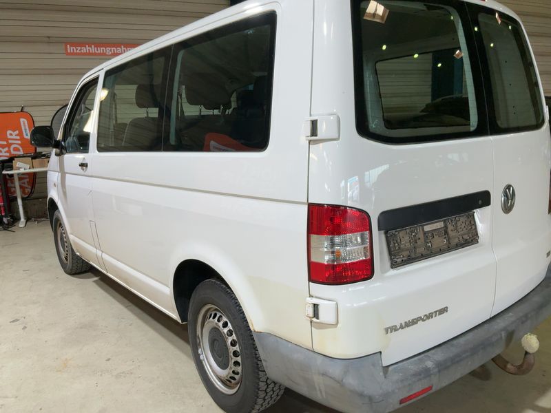 Volkswagen T5 Kombi 2.0 TDI 2012 – снимка 6