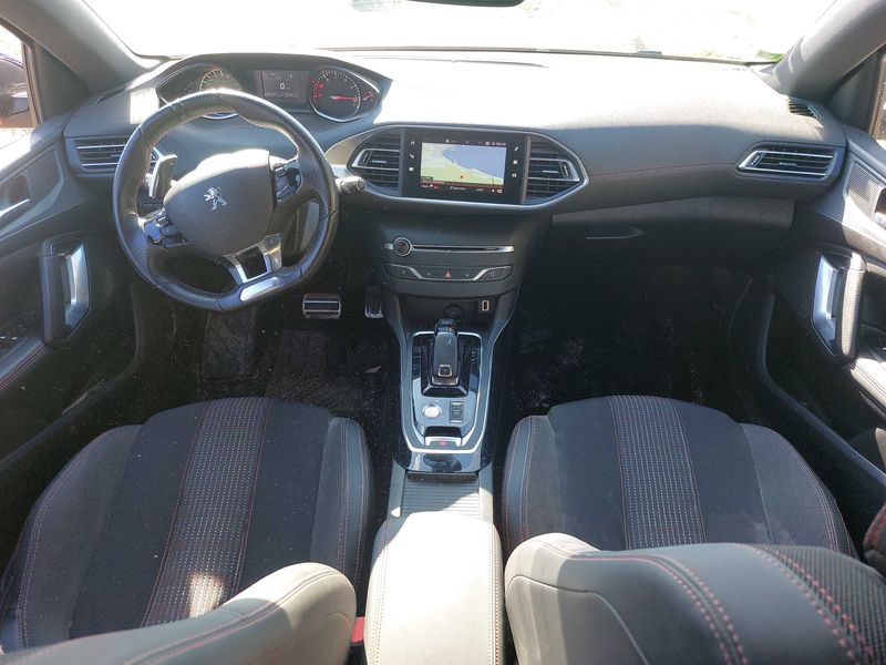 Peugeot 308 1.2 e-THP GT Line 2020 – снимка 11