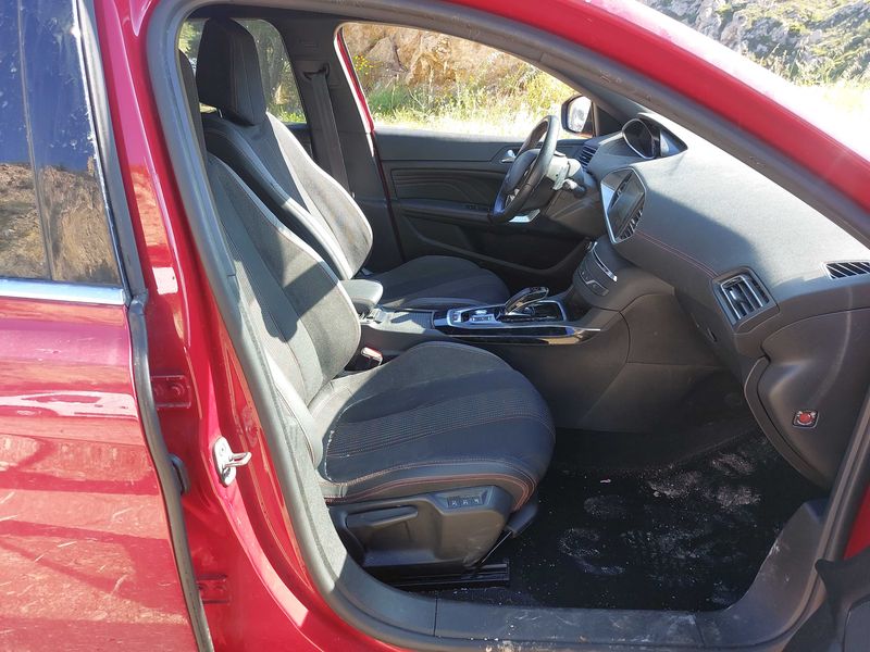 Peugeot 308 1.2 e-THP GT Line 2020 – снимка 10