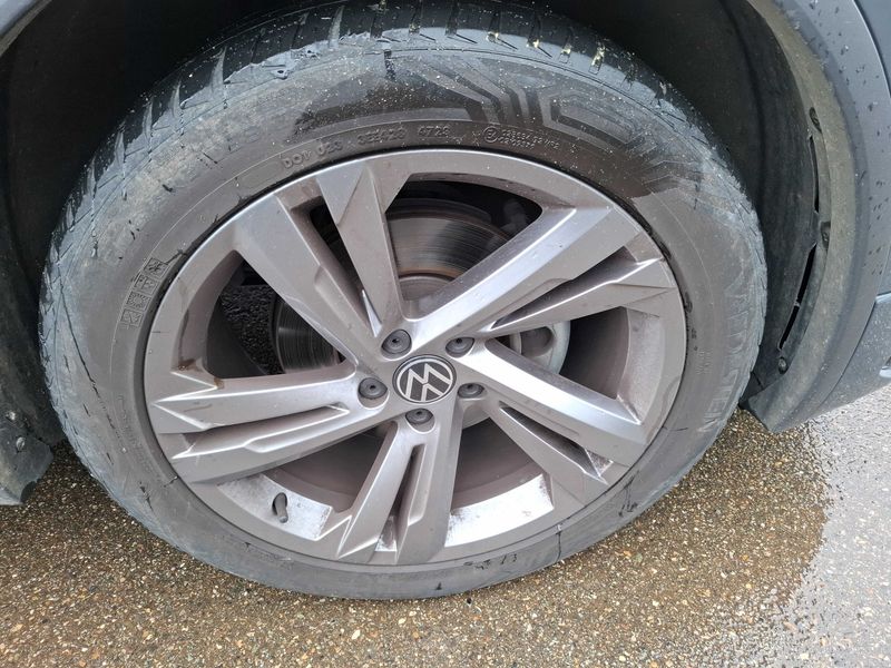 Volkswagen Tiguan 2.0 TDI R-Line 2022 – снимка 21