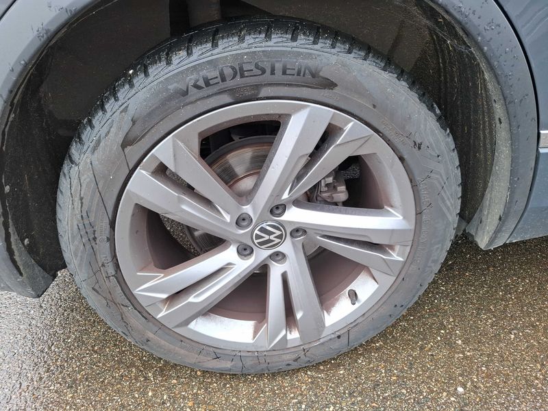 Volkswagen Tiguan 2.0 TDI R-Line 2022 – снимка 25