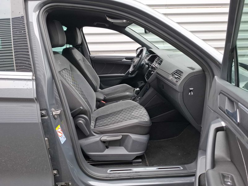 Volkswagen Tiguan 2.0 TDI R-Line 2022 – снимка 10