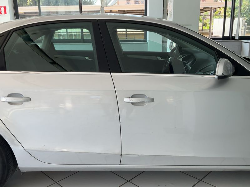 Audi A4 2.0 TDI 2011 – снимка 10