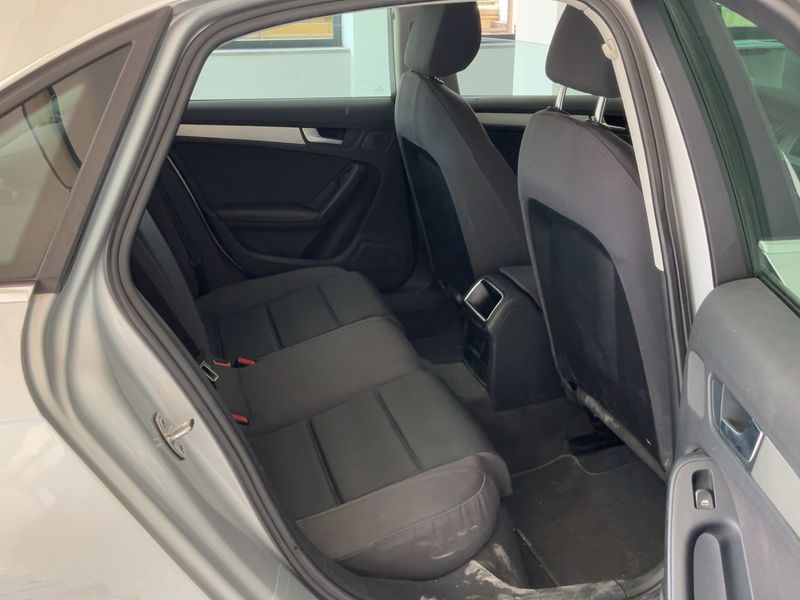 Audi A4 2.0 TDI 2011 – снимка 19