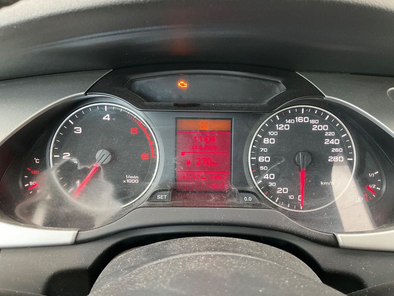 Audi A4 2.0 TDI 2011 – снимка 18