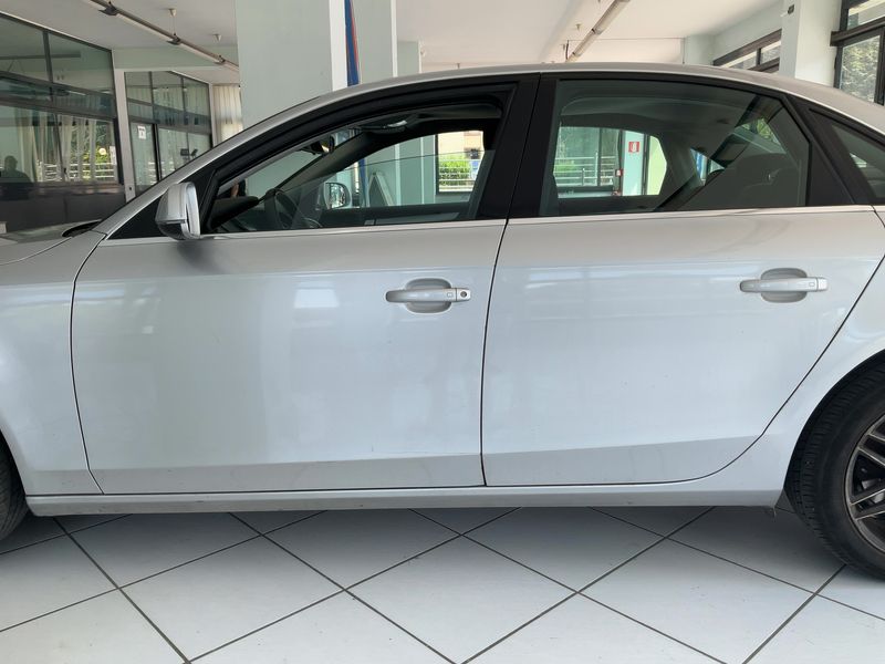 Audi A4 2.0 TDI 2011 – снимка 4
