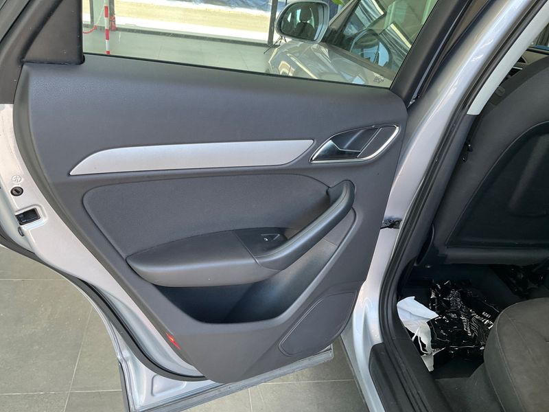 Audi Q3 2.0 TDI quattro 2015 – снимка 32