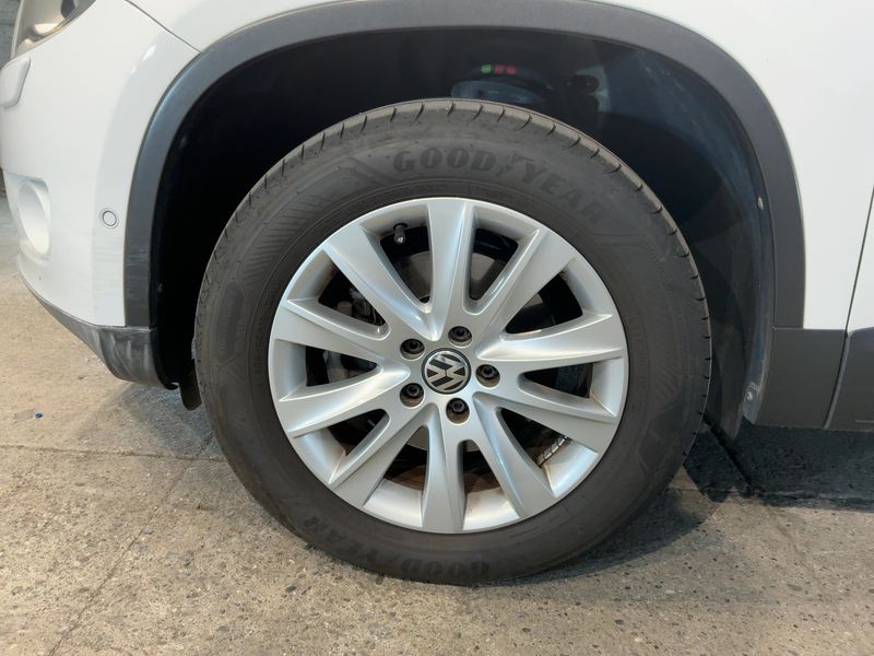 Volkswagen Tiguan 2.0 TSI Sport & Style 4Motion 2010 – снимка 3