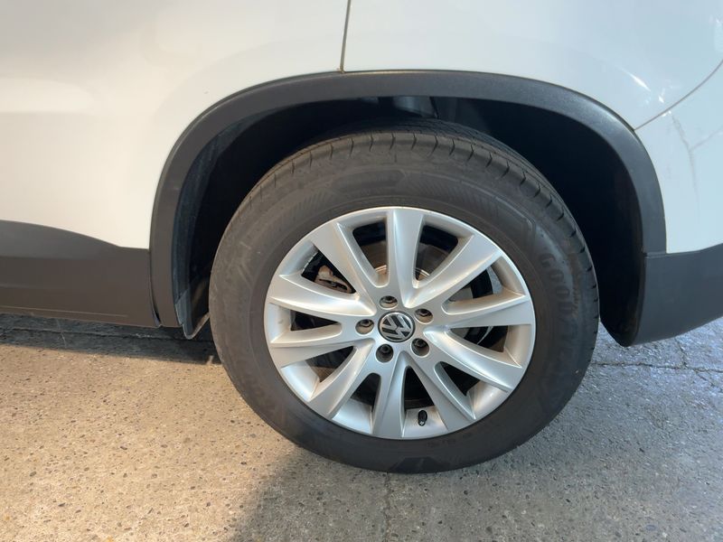 Volkswagen Tiguan 2.0 TSI Sport & Style 4Motion 2010 – снимка 5