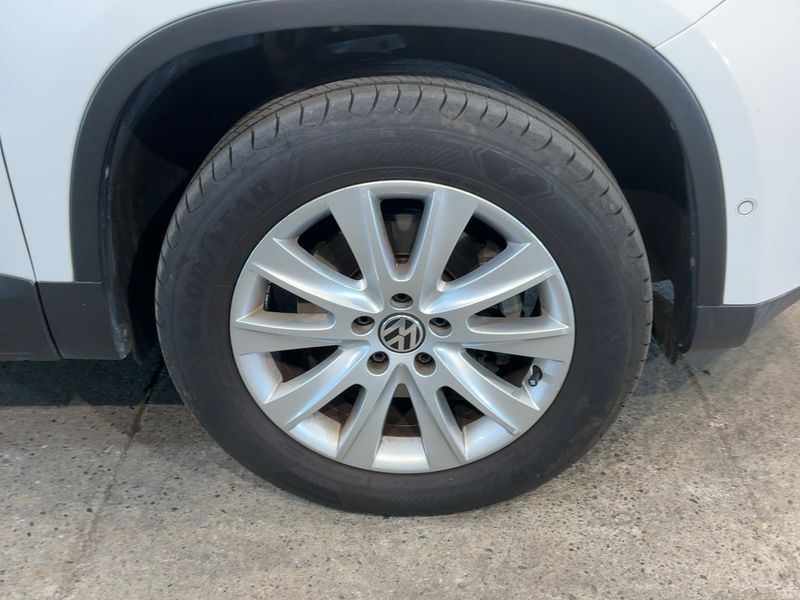 Volkswagen Tiguan 2.0 TSI Sport & Style 4Motion 2010 – снимка 11