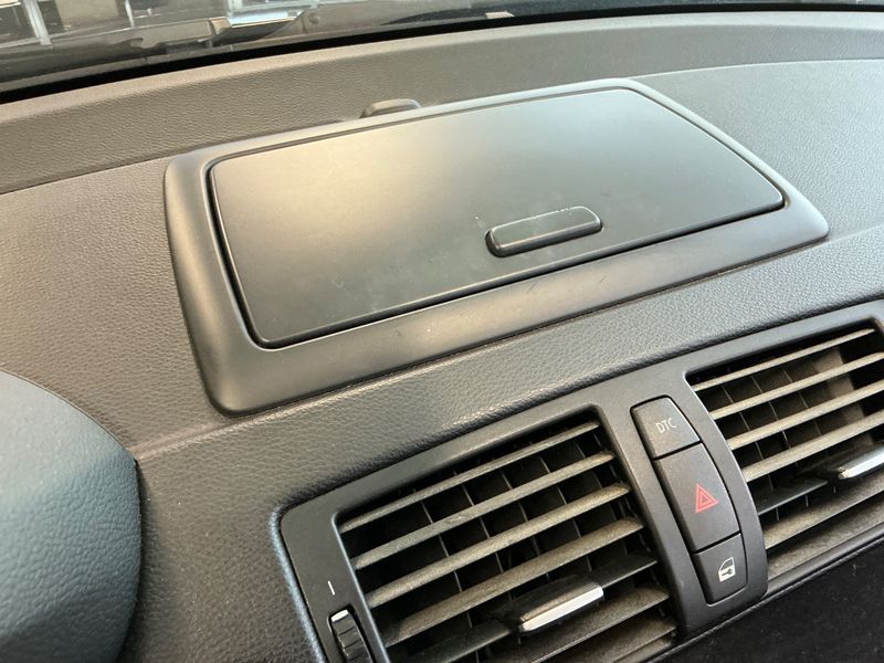BMW 1er 118i 2011 – снимка 24