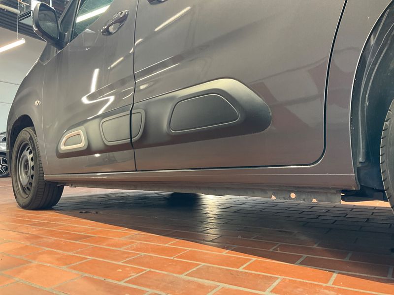 Citroen Berlingo 1.5 Blue-HDi Shine M 2021 – снимка 28