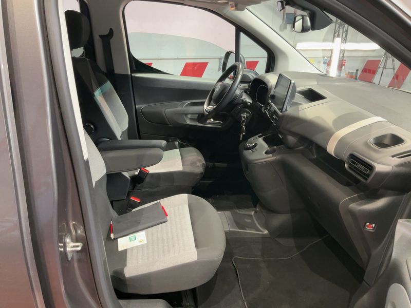 Citroen Berlingo 1.5 Blue-HDi Shine M 2021 – снимка 17