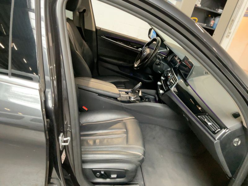 BMW 5er 520d Luxury Line 2018 – снимка 16