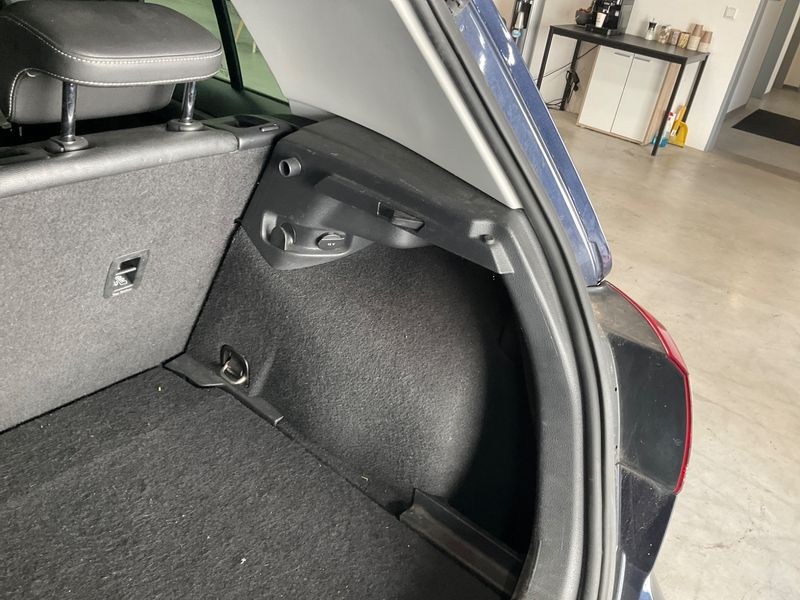 Volkswagen Golf VII 1.6 TDI Comfortline BlueMotion Tech 2016 – снимка на щета 35