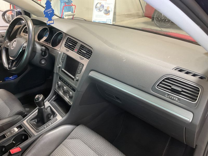 Volkswagen Golf VII 1.6 TDI Comfortline BlueMotion Tech 2016 – снимка на щета 36