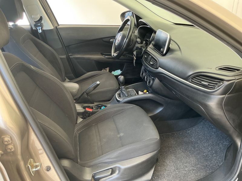 Fiat Tipo 1.3 M-Jet Business hatchback 2017 – снимка 3