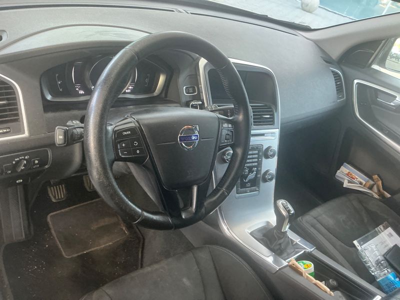 Volvo XC60 2.0 D3 Kinetic 2WD 2017 – снимка 25