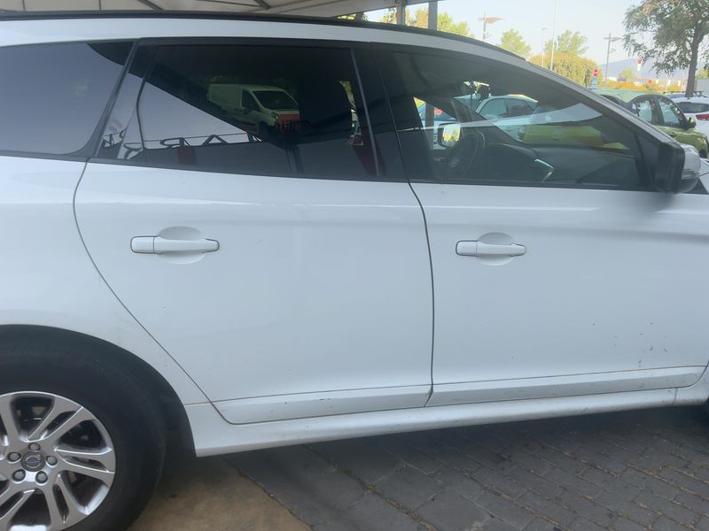 Volvo XC60 2.0 D3 Kinetic 2WD 2017 – снимка 10