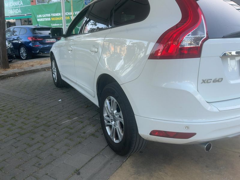 Volvo XC60 2.0 D3 Kinetic 2WD 2017 – снимка 6