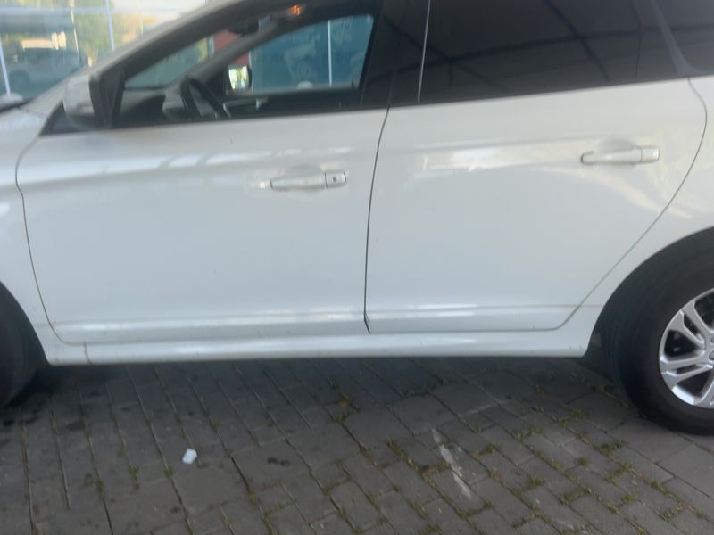 Volvo XC60 2.0 D3 Kinetic 2WD 2017 – снимка 4
