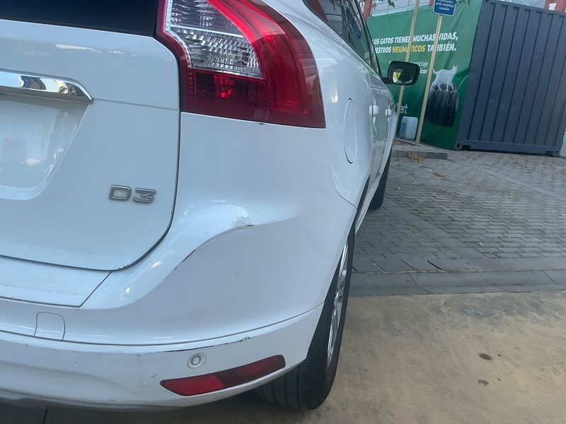 Volvo XC60 2.0 D3 Kinetic 2WD 2017 – снимка 28