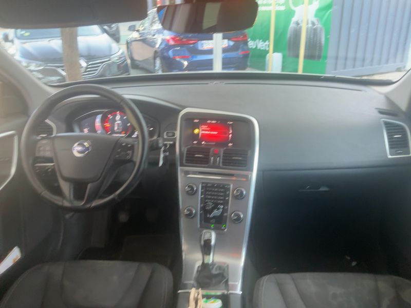 Volvo XC60 2.0 D3 Kinetic 2WD 2017 – снимка 17