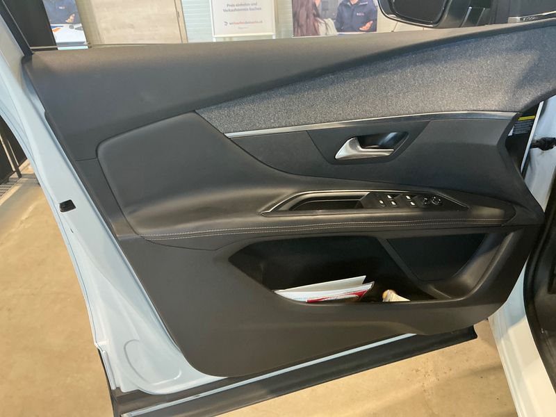 Peugeot 3008 1.6 Blue-HDi GT Line 2016 – снимка 32