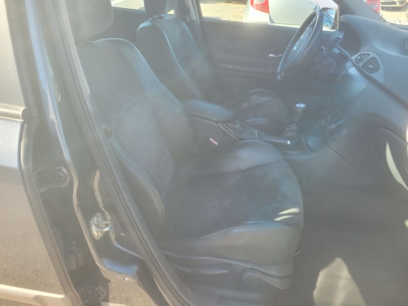 Renault Laguna 1.9 dCi Etoile 2004 – снимка 3