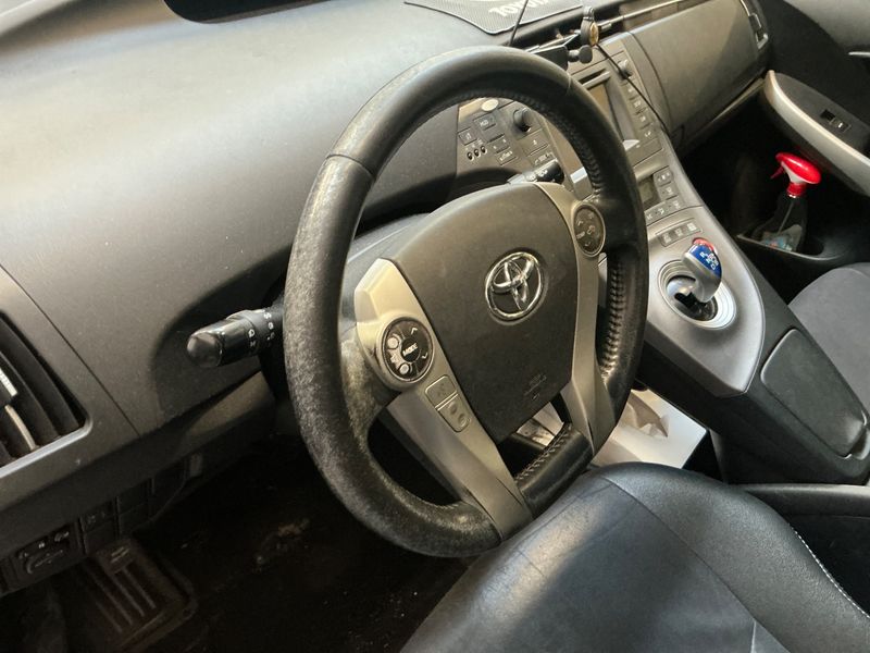 Toyota Prius 1.8 Executive 2014 – снимка 31
