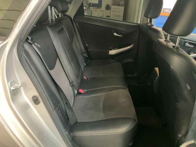 Toyota Prius 1.8 Executive 2014 – снимка 19