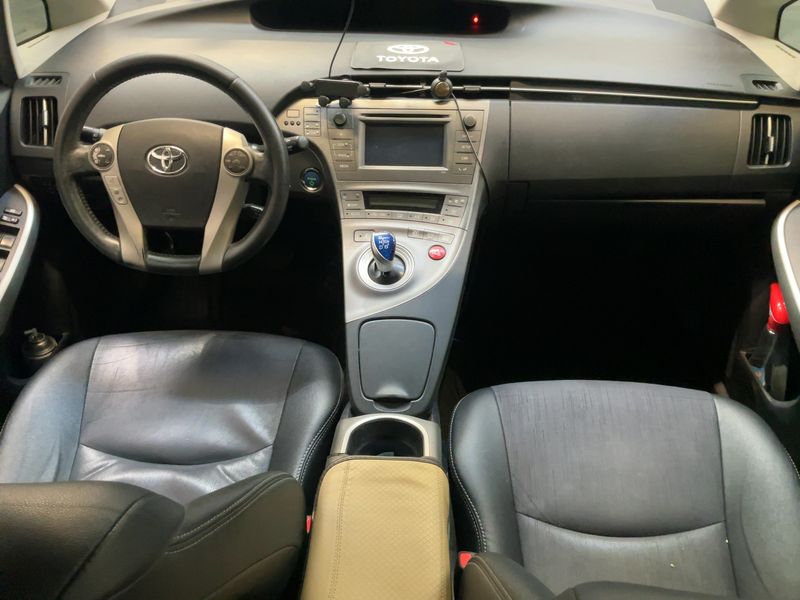 Toyota Prius 1.8 Executive 2014 – снимка 17