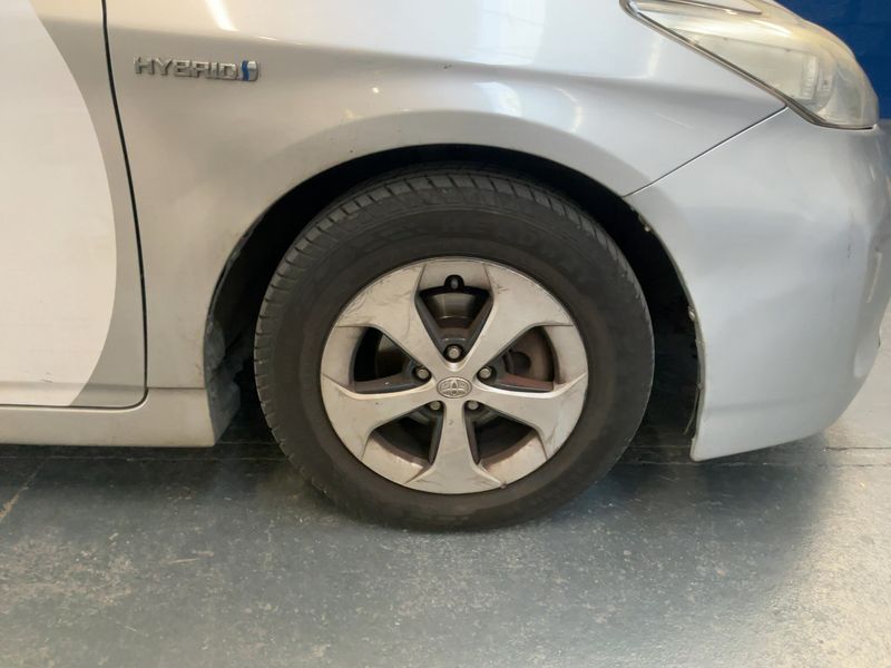 Toyota Prius 1.8 Executive 2014 – снимка 11