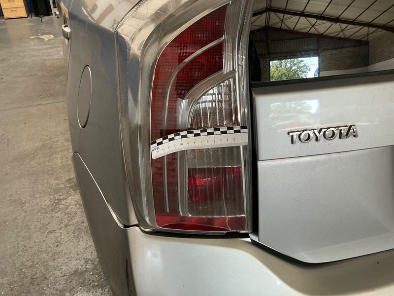 Toyota Prius 1.8 Executive 2014 – снимка 34