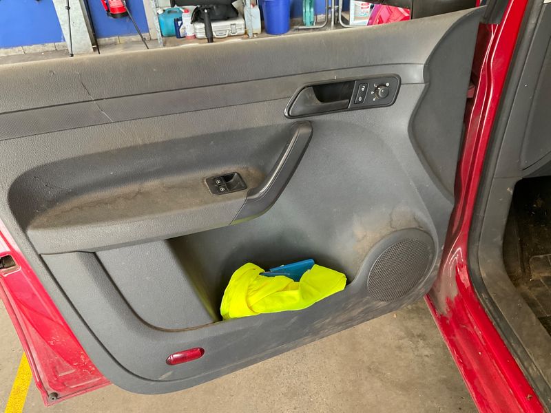 Volkswagen Caddy 1.6 TDI Startline 2012 – снимка 39