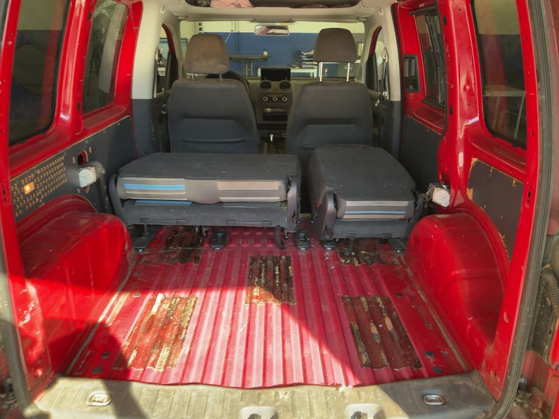 Volkswagen Caddy 1.6 TDI Startline 2012 – снимка 15