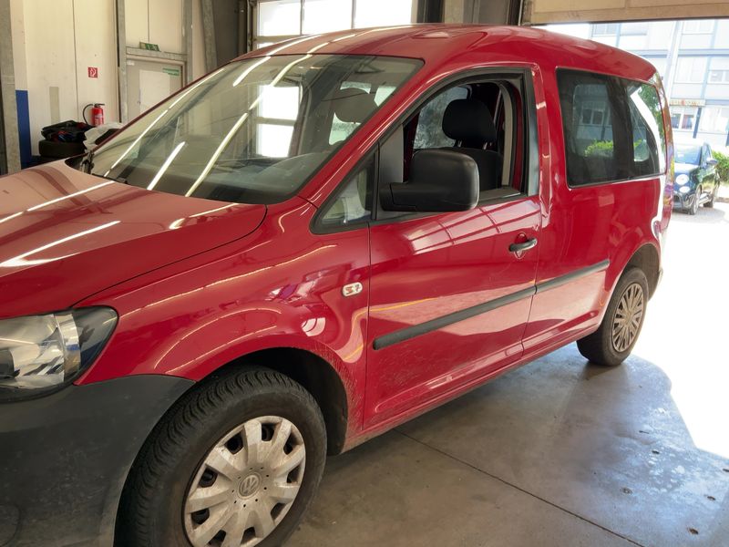 Volkswagen Caddy 1.6 TDI Startline 2012 – снимка 2
