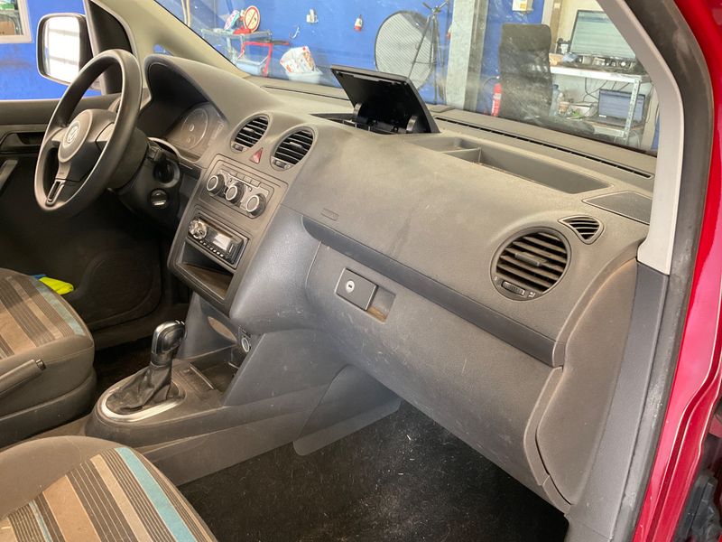 Volkswagen Caddy 1.6 TDI Startline 2012 – снимка 26