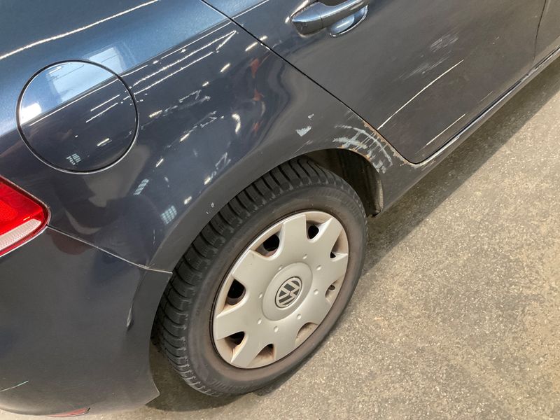 Volkswagen Golf VI 2.0 TDI Highline 4Motion 2010 – снимка на щета