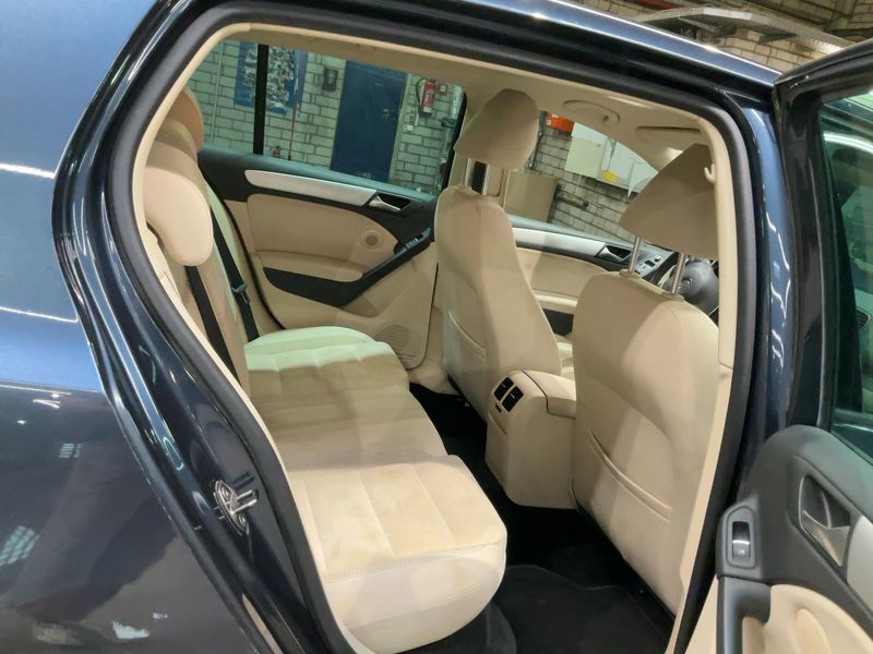 Volkswagen Golf VI 2.0 TDI Highline 4Motion 2010 – снимка 14