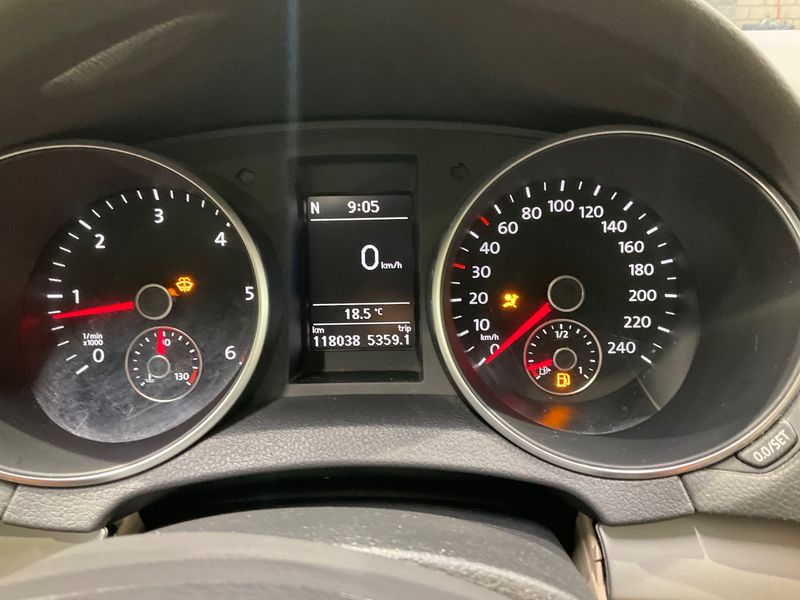 Volkswagen Golf VI 2.0 TDI Highline 4Motion 2010 – снимка 13