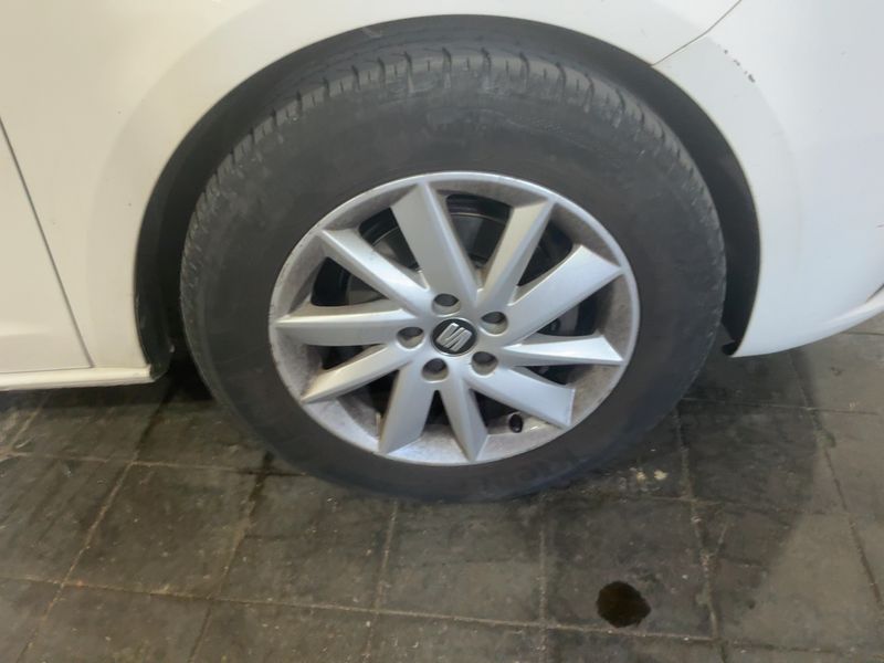Seat Ibiza 1.0 TSI Reference Plus 2015 – снимка 11