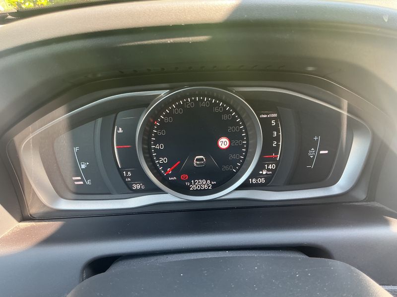Volvo XC60 2.0 D3 Kinetic 2WD 2016 – снимка 18