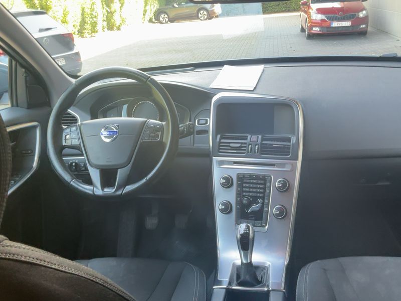 Volvo XC60 2.0 D3 Kinetic 2WD 2016 – снимка 17