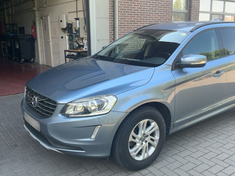 Volvo XC60 2.0 D3 Kinetic 2WD 2016 – снимка 2