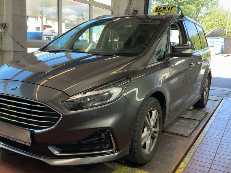 Ford Galaxy 2.5 Hybrid Titanium 2022 – снимка 2