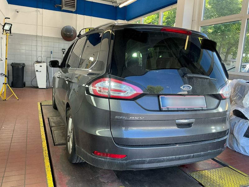 Ford Galaxy 2.5 Hybrid Titanium 2022 – снимка 6