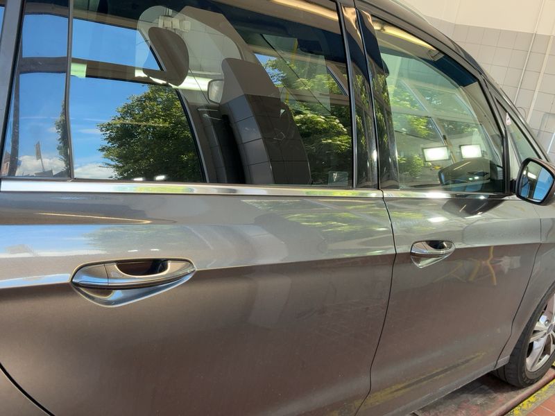 Ford Galaxy 2.5 Hybrid Titanium 2022 – снимка 10