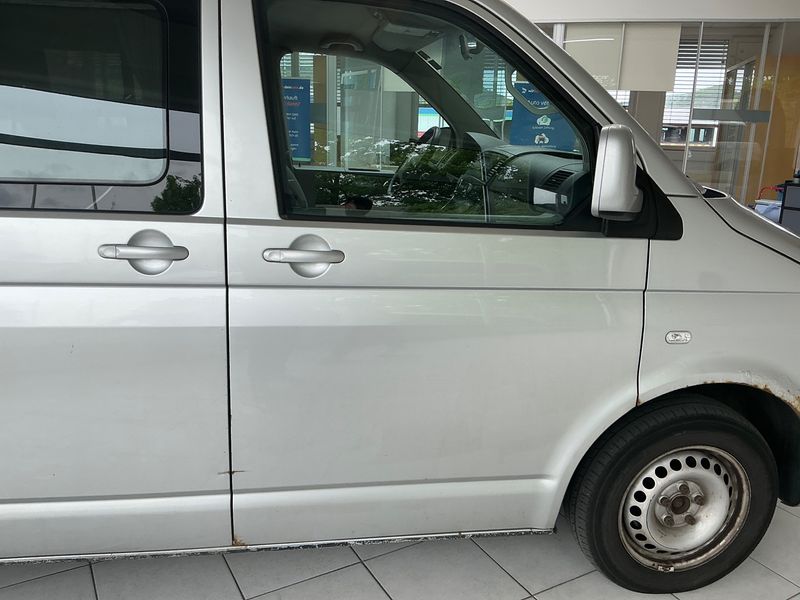 Volkswagen T5 Multivan 2.5 TDI 2004 – снимка на щета